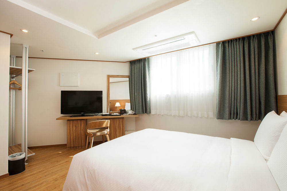 Hotel Rest Seogwipo Exterior photo